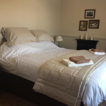 Crown And Anchor Bed & Breakfast Dundrennan Eksteriør bilde