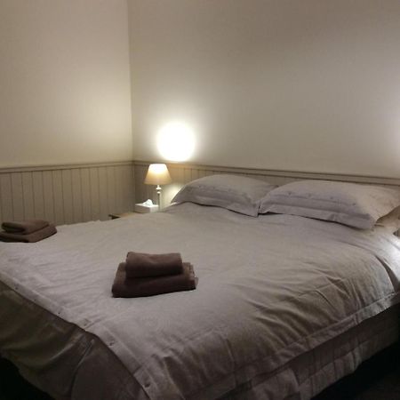 Crown And Anchor Bed & Breakfast Dundrennan Eksteriør bilde